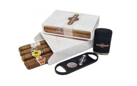 Zigarre Wintersampler Abbildung des Inhalts mit Zigarren Cutter und Feuerzeug